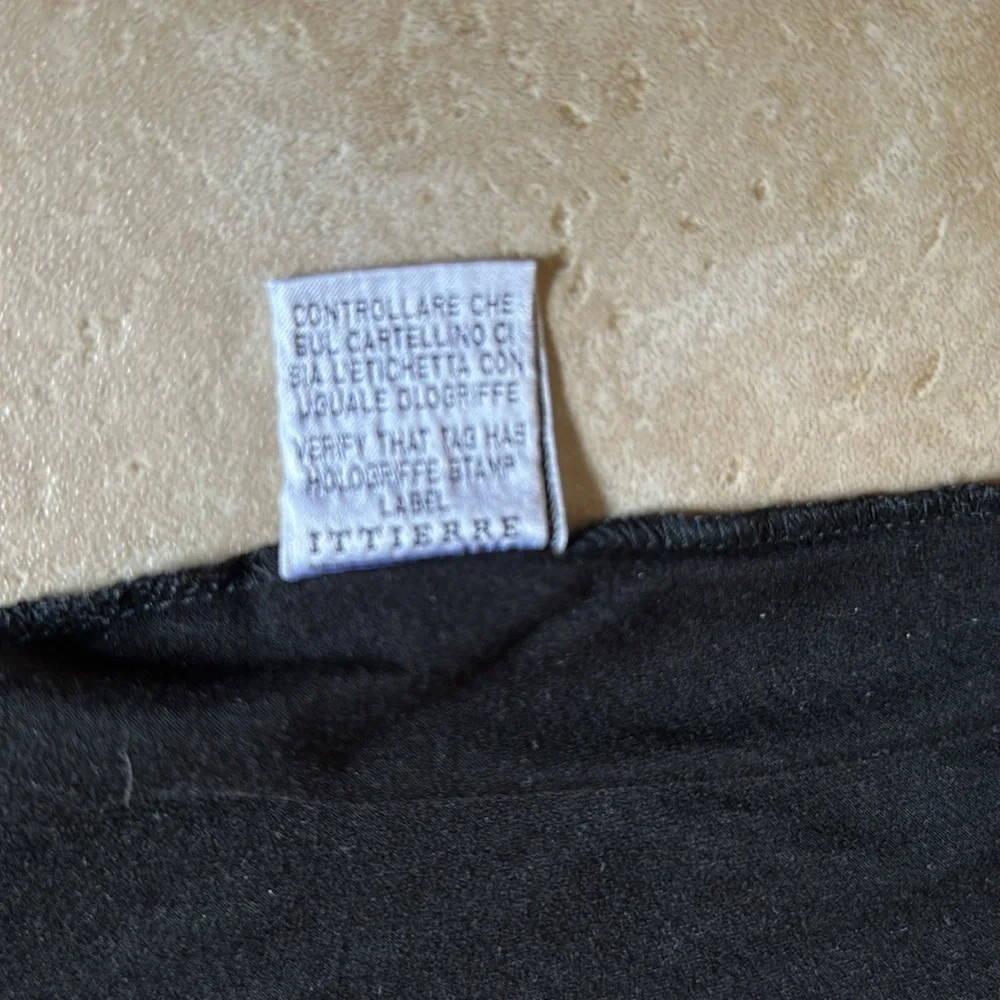 Versace Black Short Sleeve Tee - Picture 8 of 8